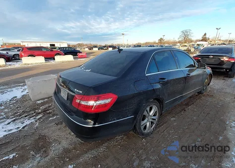 2011 Mercedes-Benz E 350 4Matic z USA, uszkodzony, nr VIN WDDHF8HB8BA410117